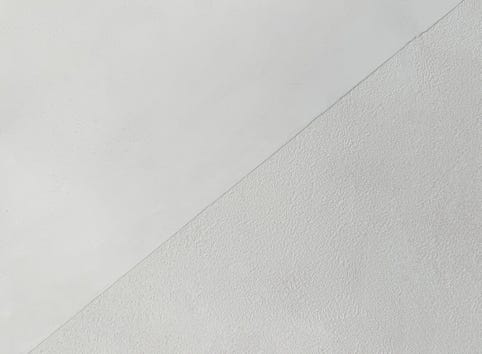 Paterra Muster halbiert, eine Hälfte mittlere Körnung, ander Hälfte grobe Körnung