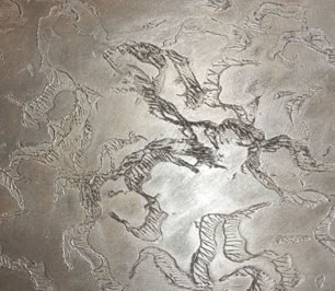 Strukturspachtel anthrazit mit Strukturwalze anschließend Effektspachtel Bronze